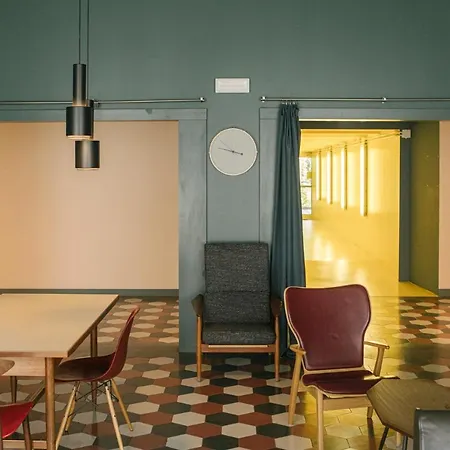 بيت شباب Casabase ميلان